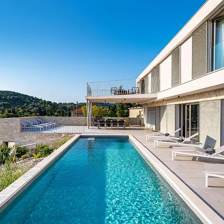 度假居 3 Bedroom In *