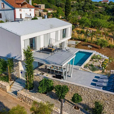 3 Bedroom In بيت للعطل