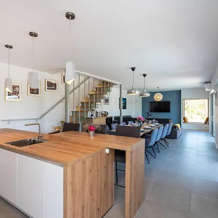 3 Bedroom In * Žman