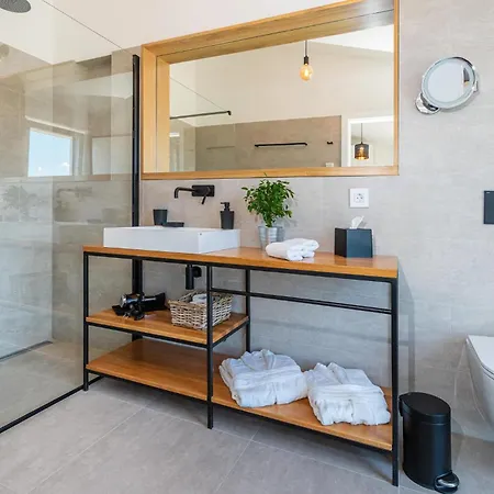 3 Bedroom In بيت للعطل Žman