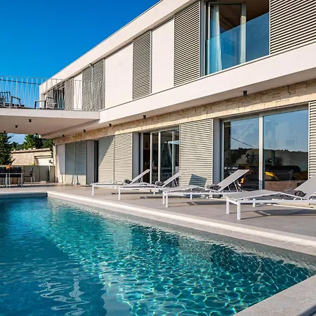 بيت للعطل 3 Bedroom In *