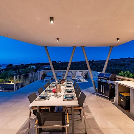 3 Bedroom In * Žman