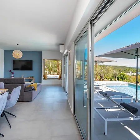 بيت للعطل 3 Bedroom In *