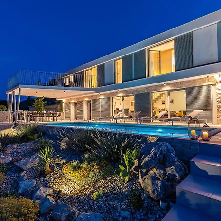 3 Bedroom In بيت للعطل Žman