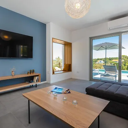 3 Bedroom In * Žman