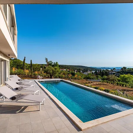 3 Bedroom In بيت للعطل Žman